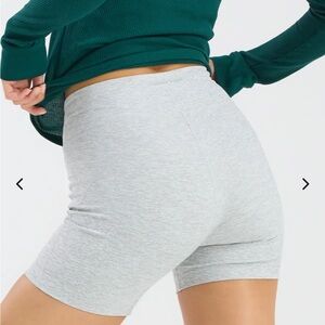 Outdoor Voices Warmup 5” Short Dove Size XXXL NWT